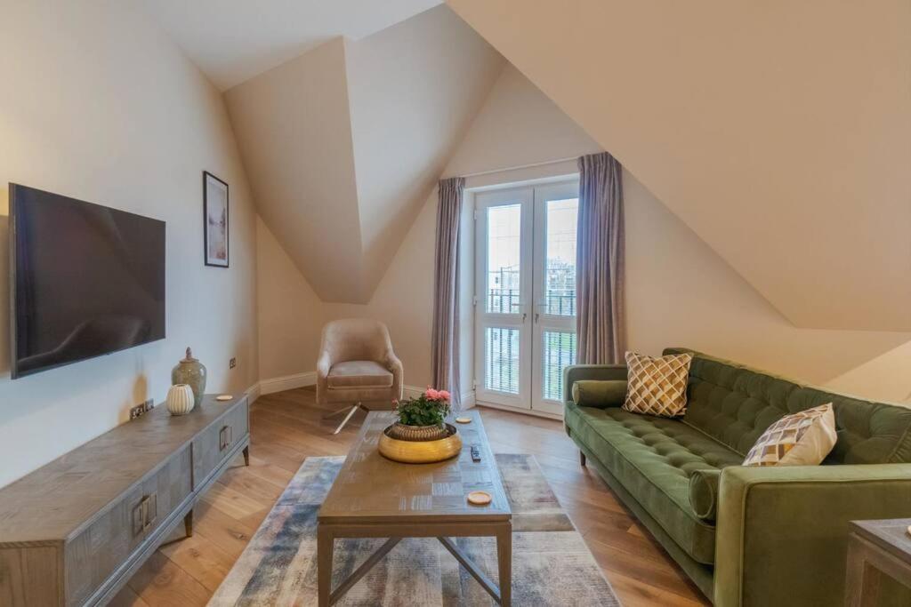 Luxury Penthouse - Castle Views - 2 Bed & Parking Apartamento Windsor Exterior foto
