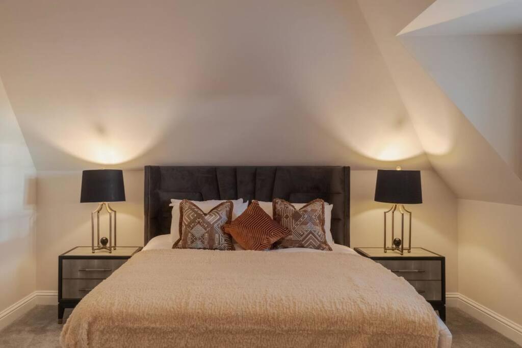 Luxury Penthouse - Castle Views - 2 Bed & Parking Apartamento Windsor Exterior foto