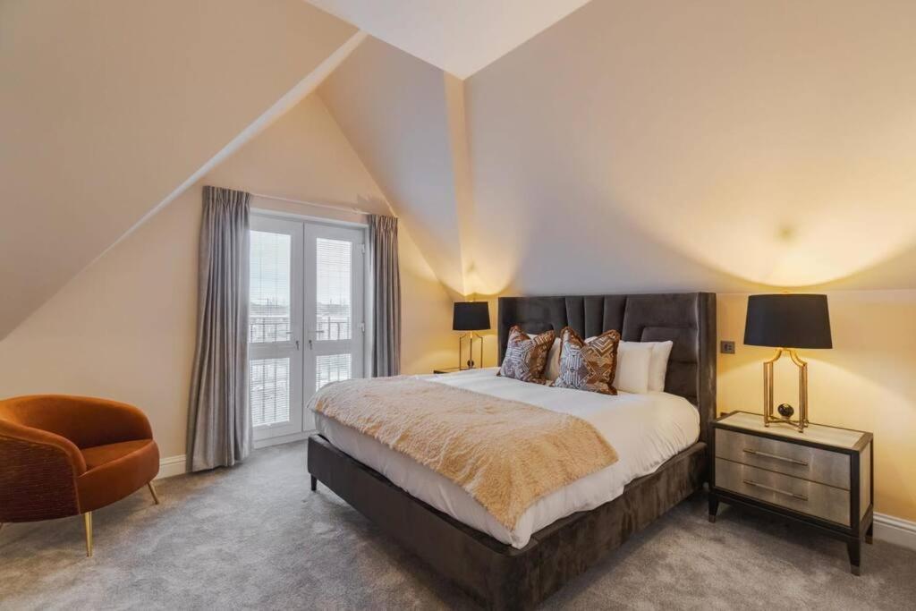 Luxury Penthouse - Castle Views - 2 Bed & Parking Apartamento Windsor Exterior foto